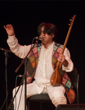پرواز همای خواننده‌ی موسیقی سنتی ایران